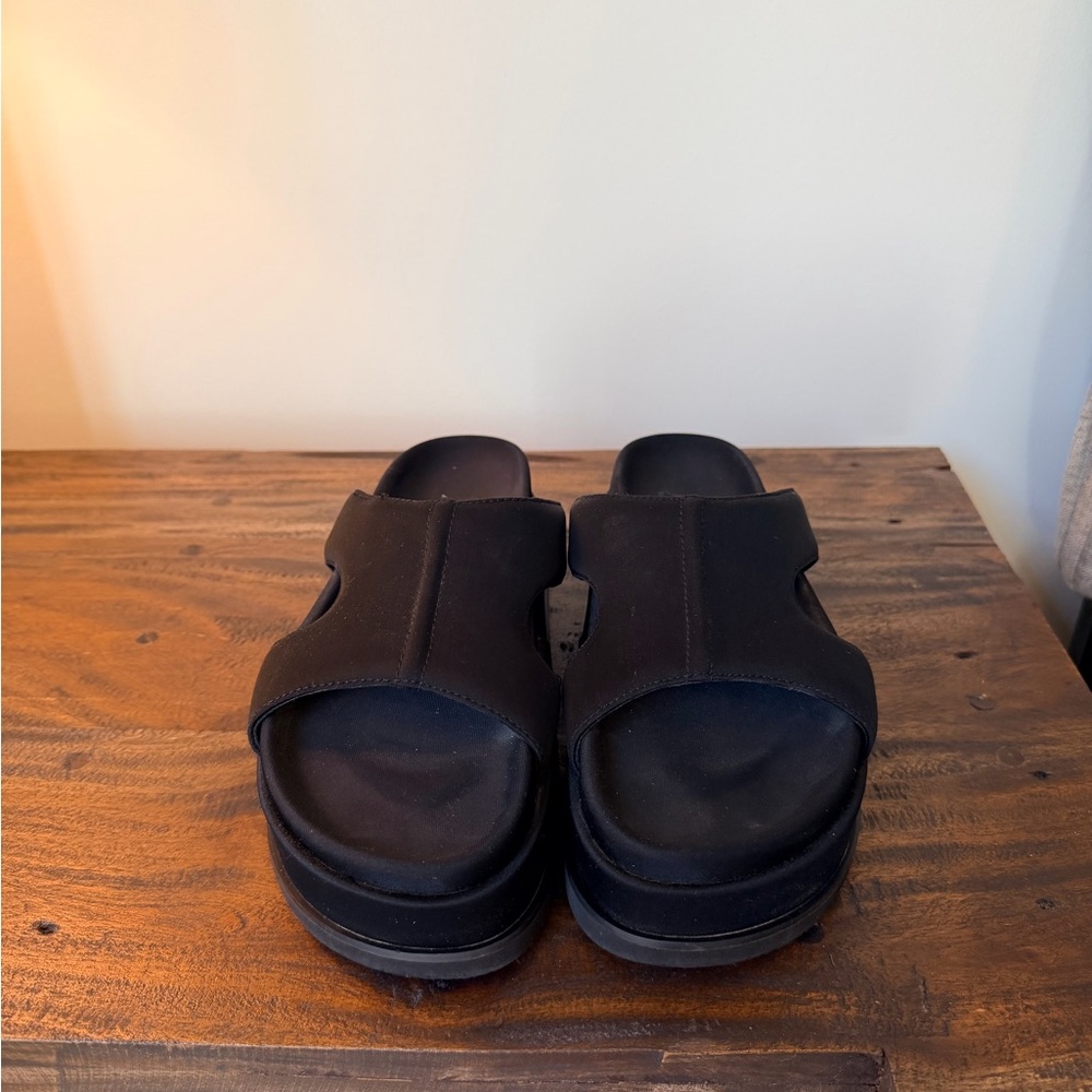 Roam Black Slide Sandals